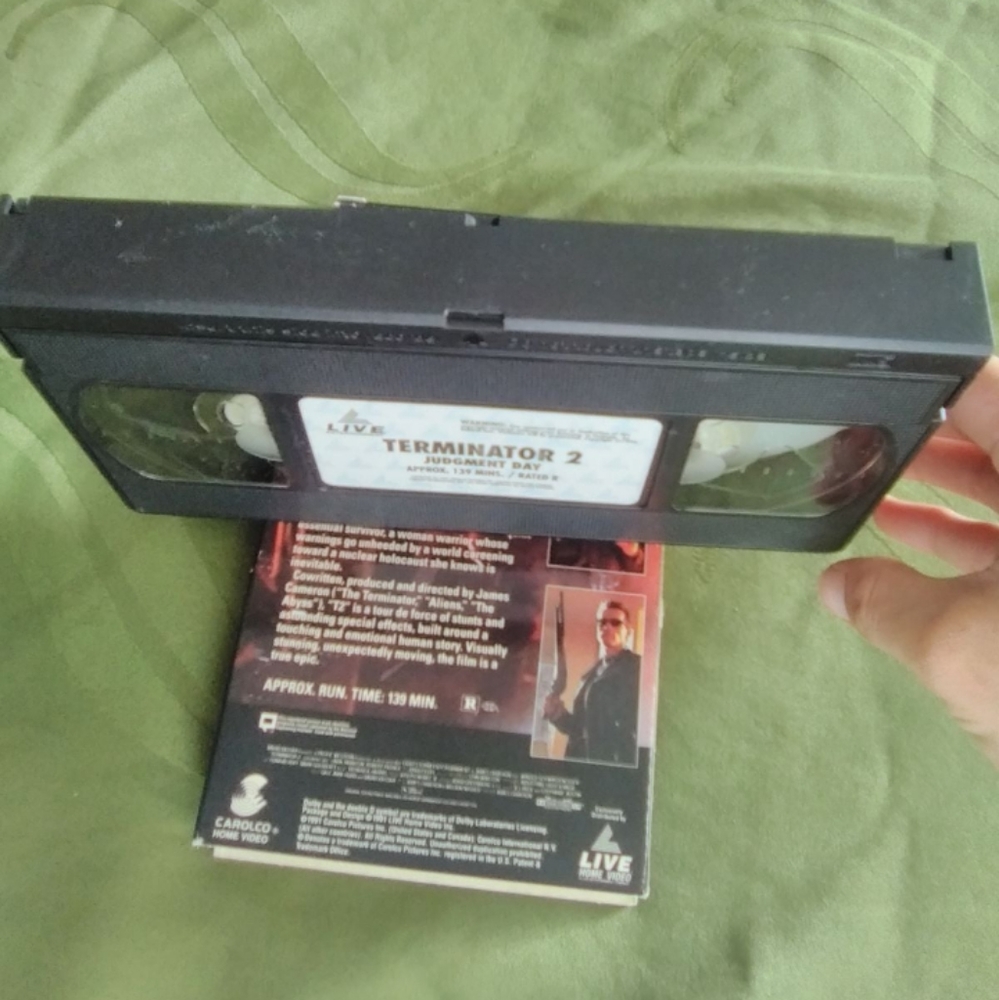 Terminator 2 Judgment Day (VHS, 1991) Arnold Schwarzenegger, Linda Hamilton - Picture 4 of 6
